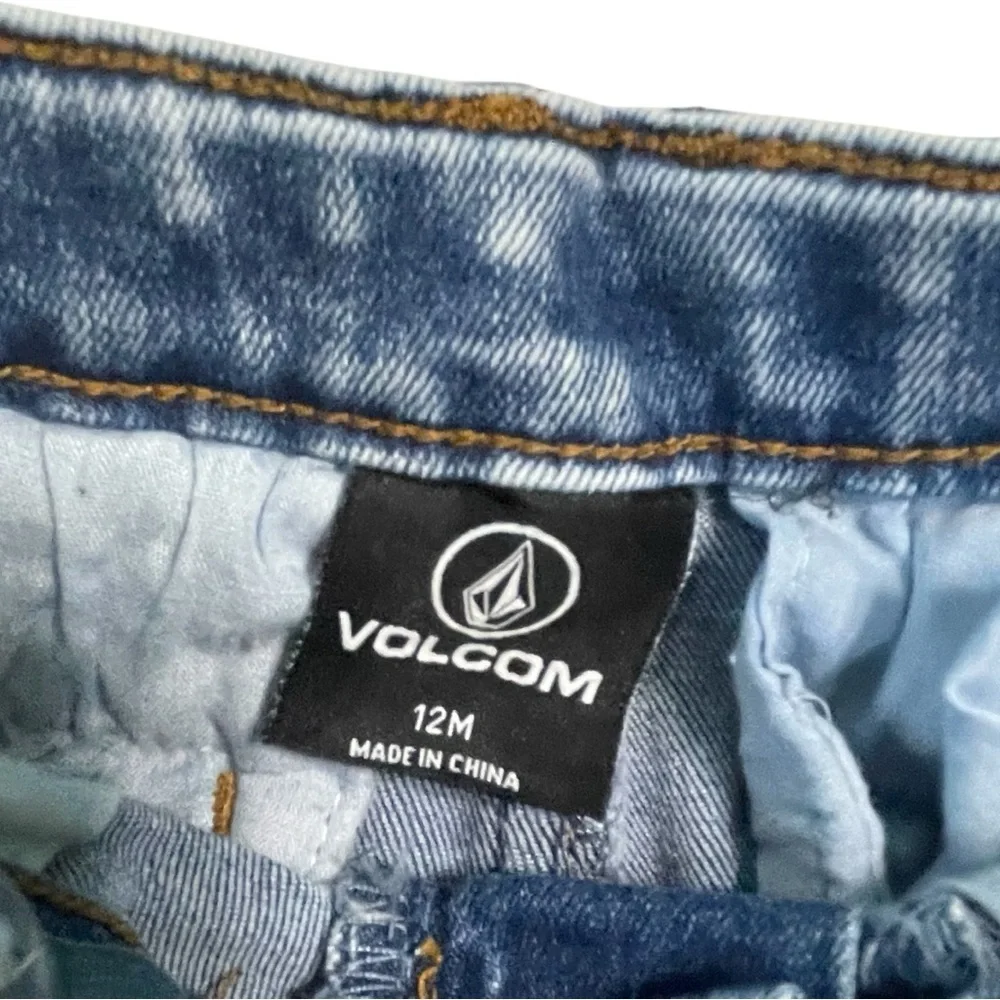 VOLCOM Jeans & Cream and Blue Striped Shirt Matching Set